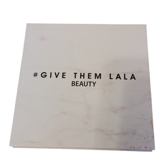 Give Them Lala Beauty - The Grown Woman Palette - Picture 2 of 3